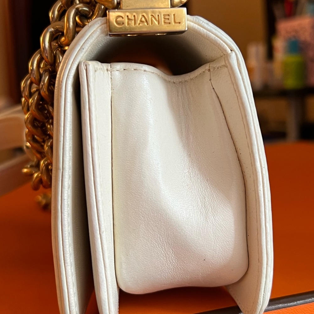 Chanel Versailles Gold and white embroidered mini boy - Picture 7 of 15